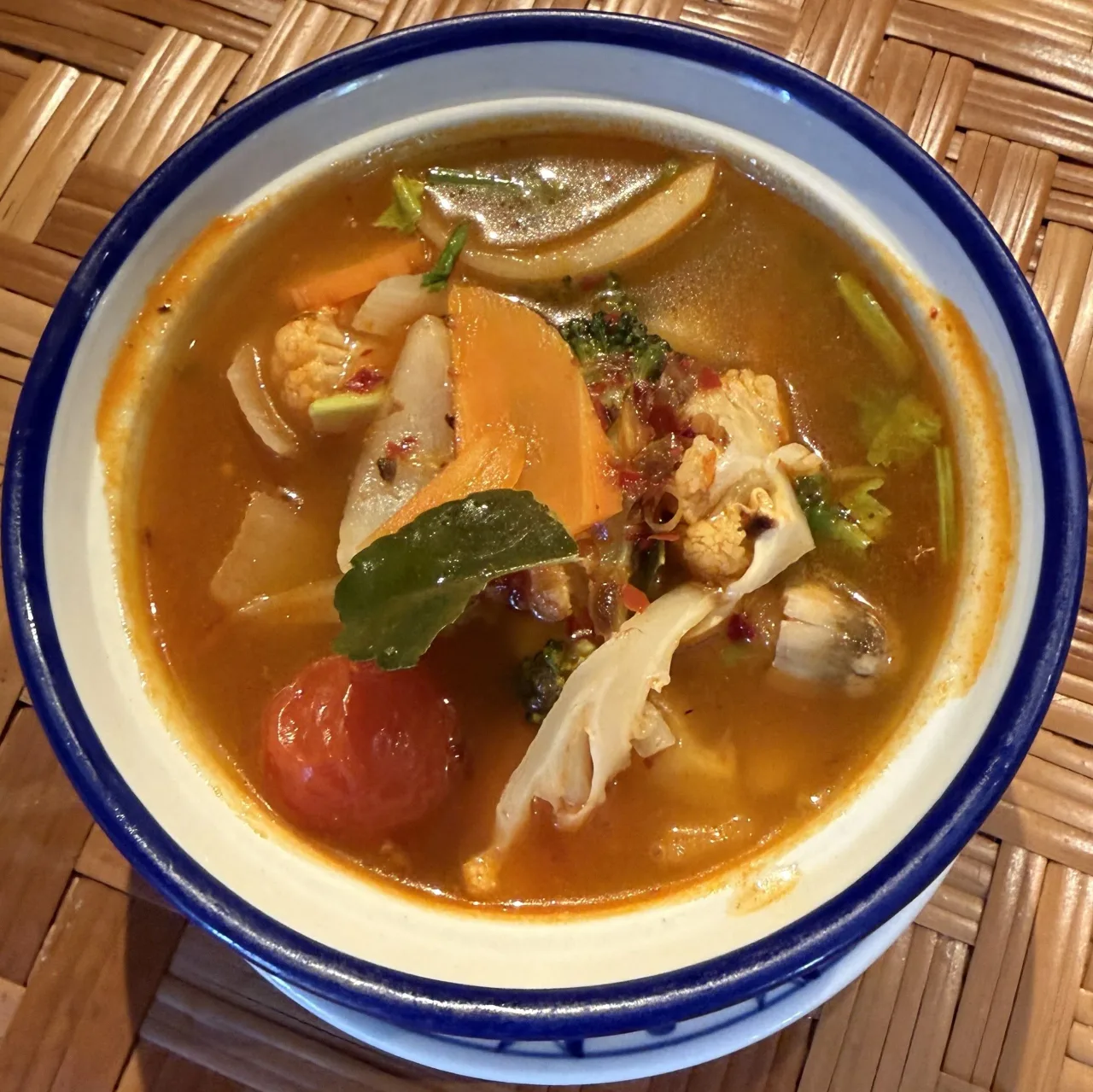 Tom Yam – Galgant, Zitronengras, Pilze, Tomate Tom Yam