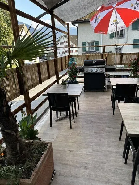 Raan Thai Bunma – Terrasse und Aussenbereich Glarus Raan Thai Bunma